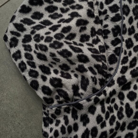 Leopard Black Adult Unisex Pullover Fleece - Picture 3 of 4